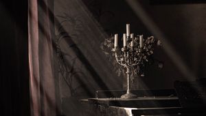Preview wallpaper candles, piano, rays, light