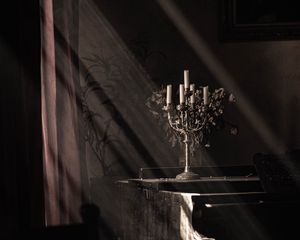 Preview wallpaper candles, piano, rays, light