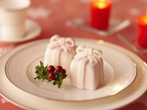 Preview wallpaper candles, plate, romance, serving