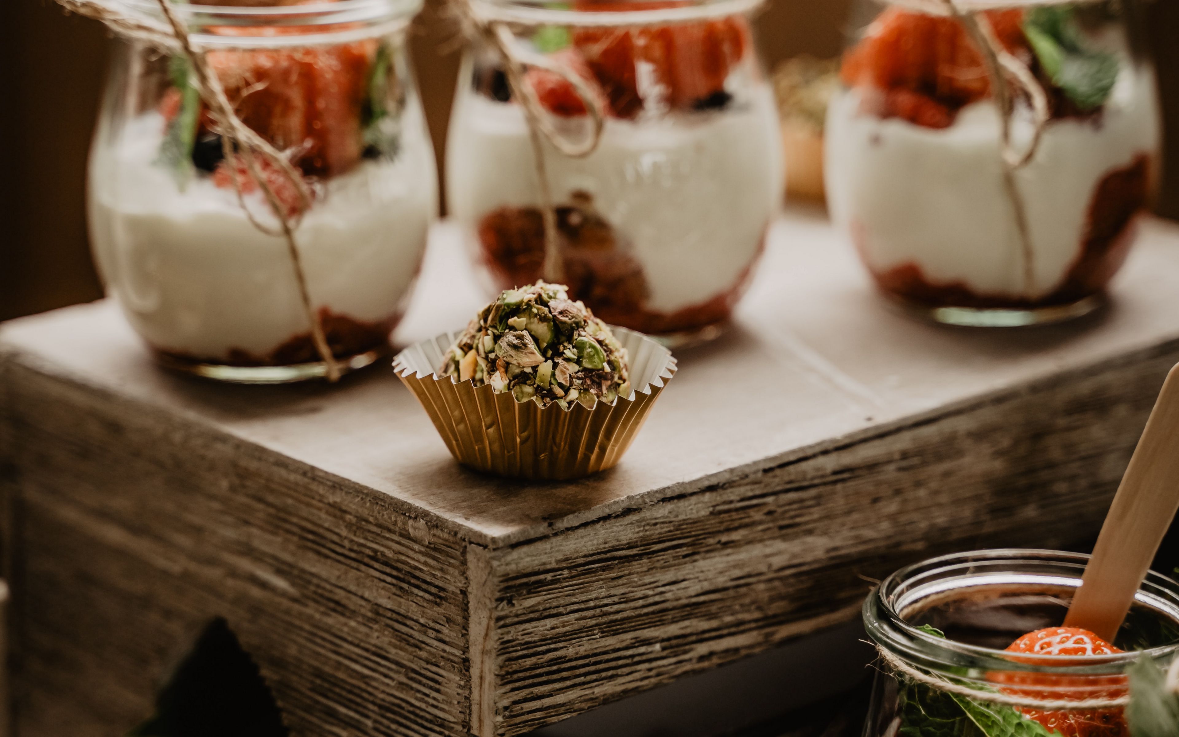 3840x2400 Wallpaper candy, dessert, sweets, servings