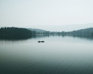 Preview wallpaper canoe, boat, lake, fog, silhouettes