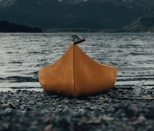 Preview wallpaper canoe, boat, water, front view