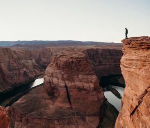 Preview wallpaper canyon, cliff, man, alone