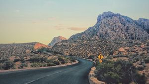 Preview wallpaper canyon, road, turn, vegetation