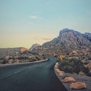 Preview wallpaper canyon, road, turn, vegetation