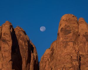 Preview wallpaper canyon, rocks, relief, moon, nature