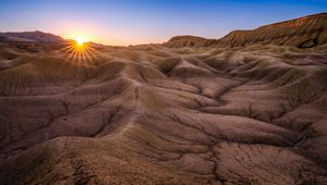 Preview wallpaper canyon, sun, relief, cranny