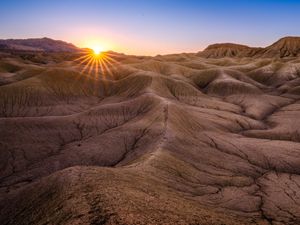 Preview wallpaper canyon, sun, relief, cranny