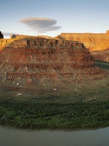 Preview wallpaper canyons, river, turn, trees, coast