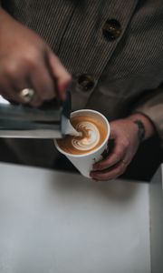 Preview wallpaper cappuccino, drink, glass, hand, barista