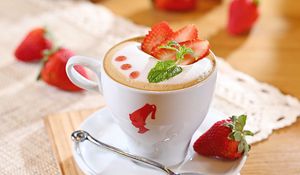 Preview wallpaper cappuccino, strawberry, foam, sweet