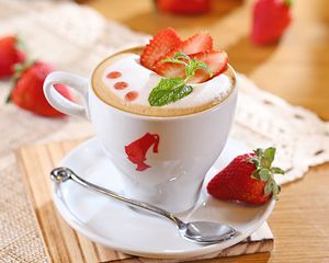 Preview wallpaper cappuccino, strawberry, foam, sweet