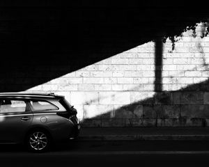 Preview wallpaper car, bw, side view, dark