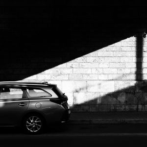 Preview wallpaper car, bw, side view, dark