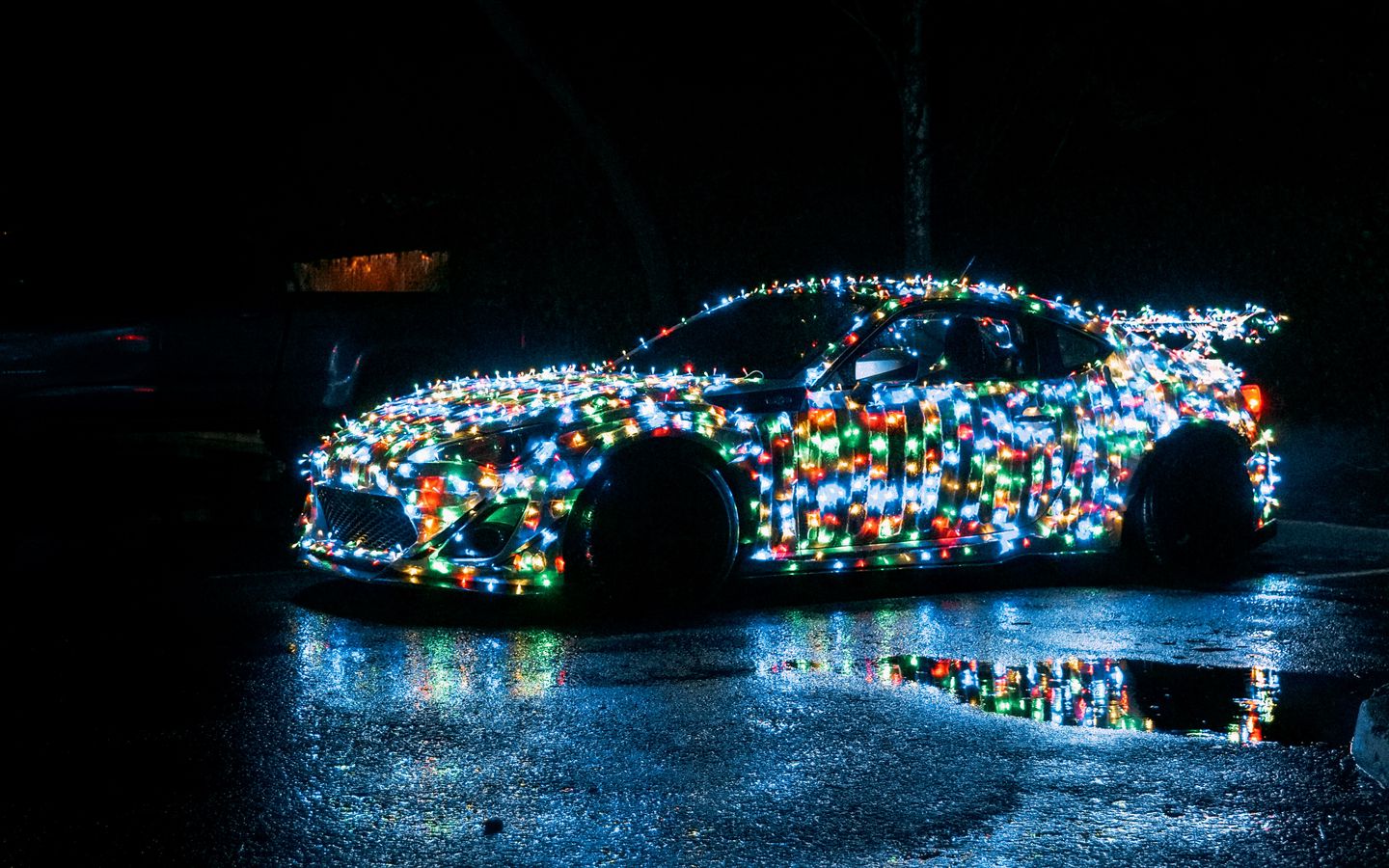 Download wallpaper 1440x900 car, garlands, lights, night widescreen 16: ...