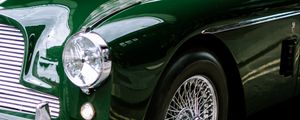 Preview wallpaper car, green, retro, glare