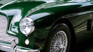 Preview wallpaper car, green, retro, glare