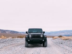 Preview wallpaper car, jeep, suv, front view, road