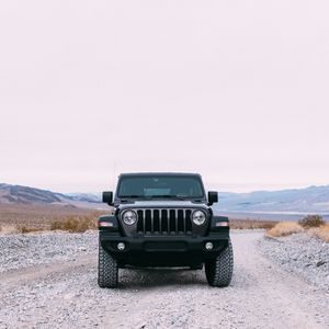 Preview wallpaper car, jeep, suv, front view, road