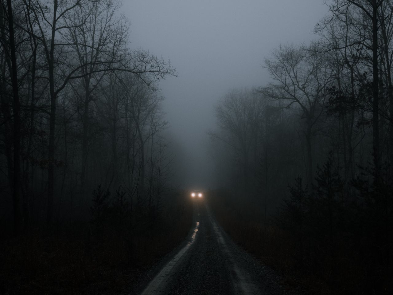 Download wallpaper 1280x960 car, lights, fog, trees, road standard 4:3 ...