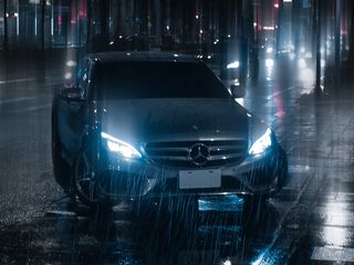 320x240 Wallpaper car, night, rain, light, street