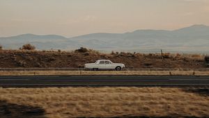 Preview wallpaper car, old, white, road, desert