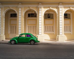 Preview wallpaper car, retro, building, facade