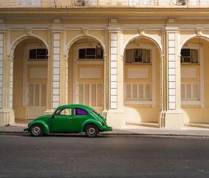 Preview wallpaper car, retro, building, facade