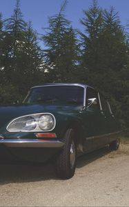 Preview wallpaper car, retro, front view, green