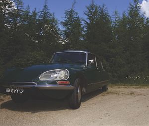 Preview wallpaper car, retro, front view, green