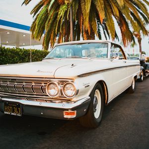 Preview wallpaper car, retro, old, white, palm tree