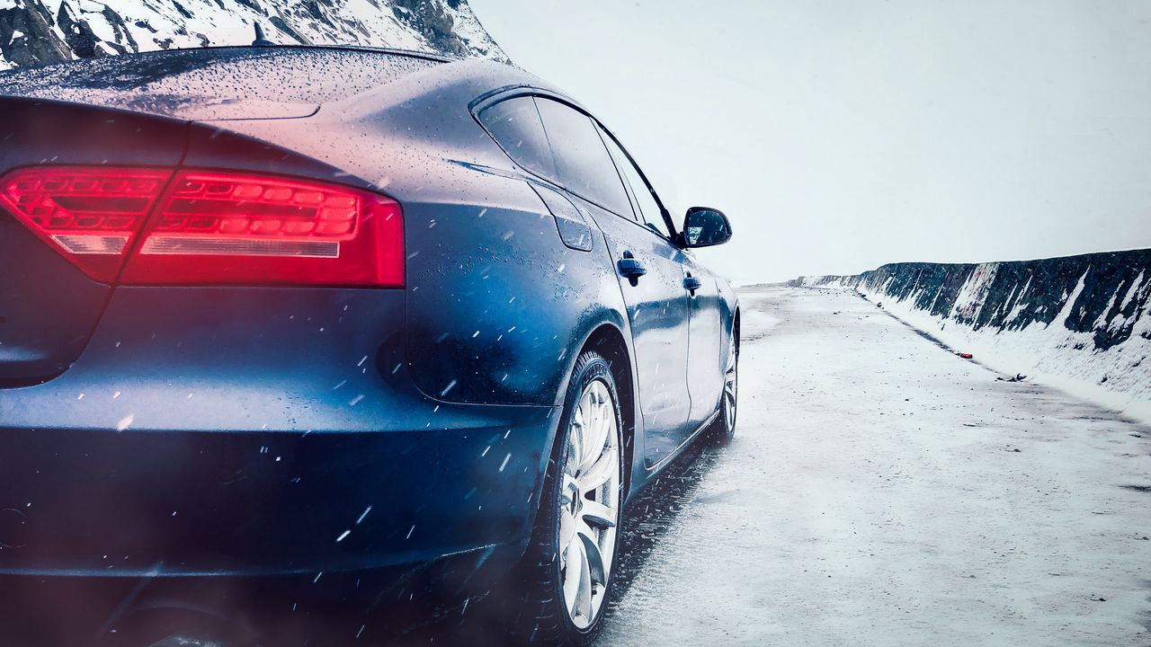 Wallpaper car, snow, headlight, movement