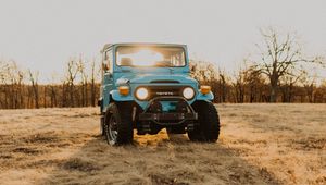 Preview wallpaper car, suv, blue, front view, sunlight