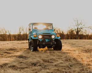 Preview wallpaper car, suv, blue, front view, sunlight