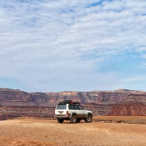 Preview wallpaper car, suv, canyon