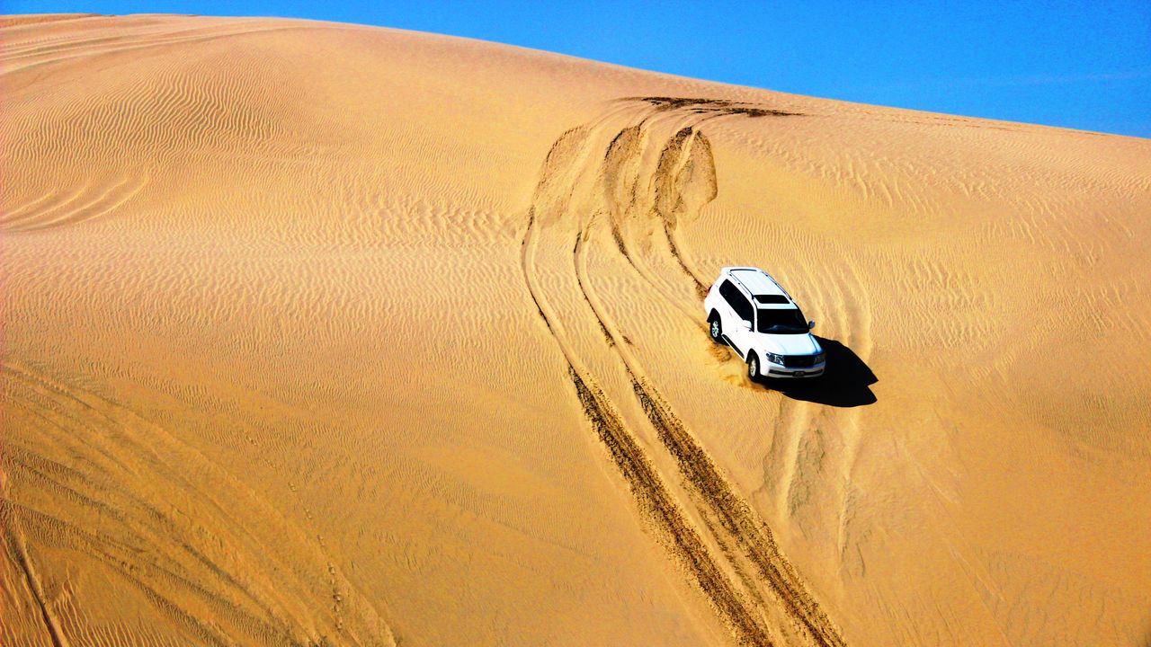 Wallpaper car, suv, white, sand, desert