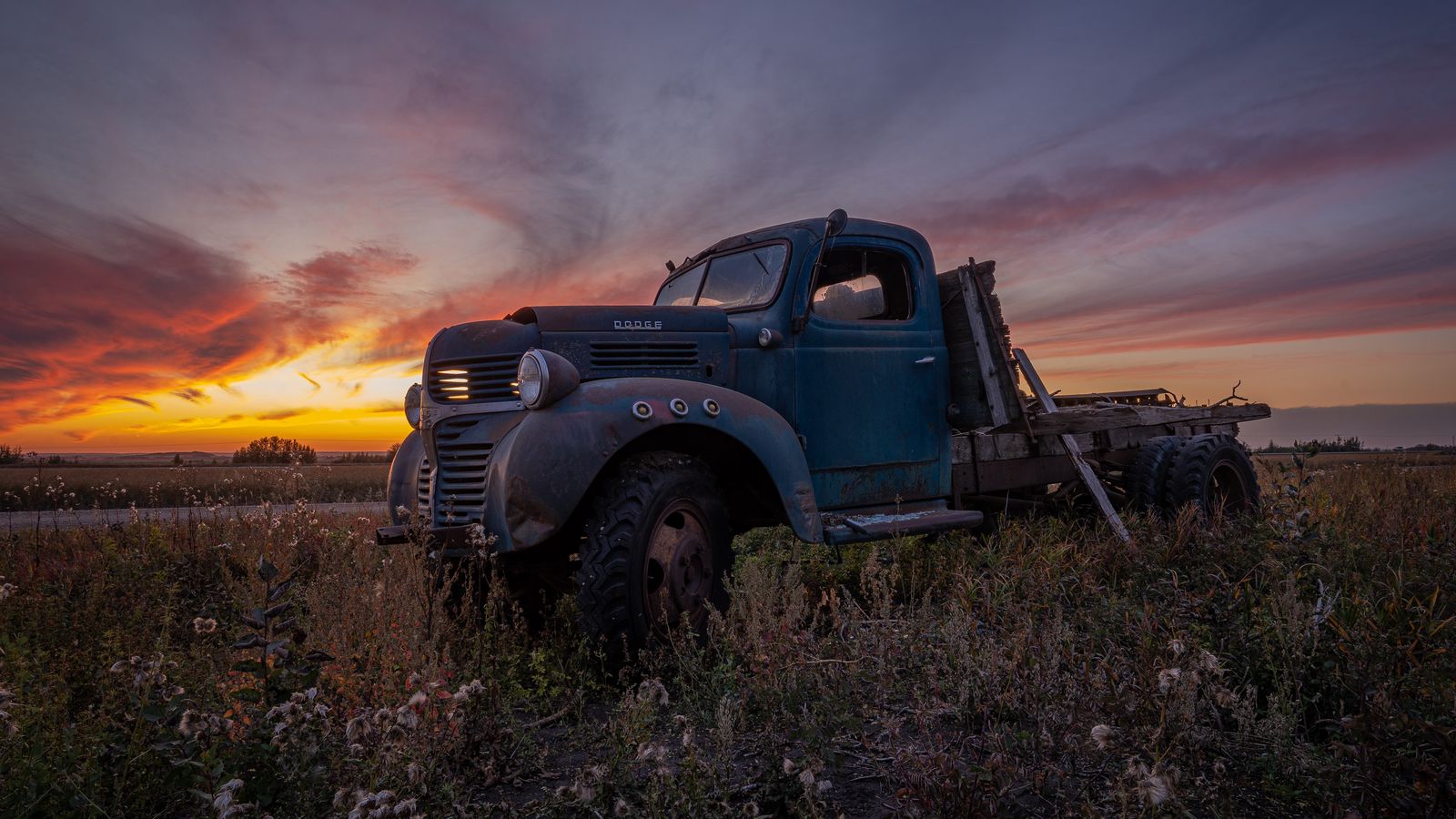 1600x900 Wallpaper car, truck, old, rust