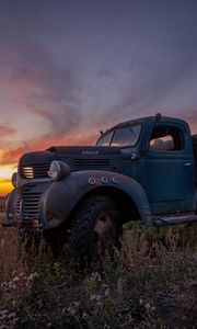 Preview wallpaper car, truck, old, rust