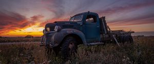 Preview wallpaper car, truck, old, rust