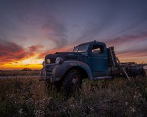 Preview wallpaper car, truck, old, rust