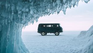 Preview wallpaper car, van, ice, stalactites, snow