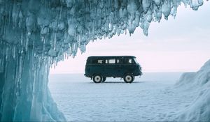 Preview wallpaper car, van, ice, stalactites, snow