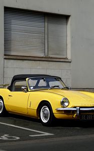 Preview wallpaper car, yellow, retro