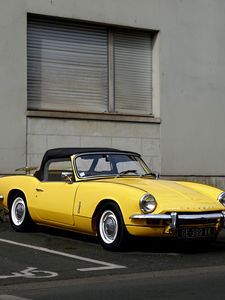 Preview wallpaper car, yellow, retro
