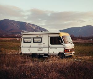 Preview wallpaper caravan, car, white, mountains