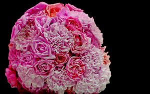 Preview wallpaper carnations, roses, bouquet, pink