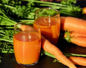 Preview wallpaper carrots, carrot juice, vegetables