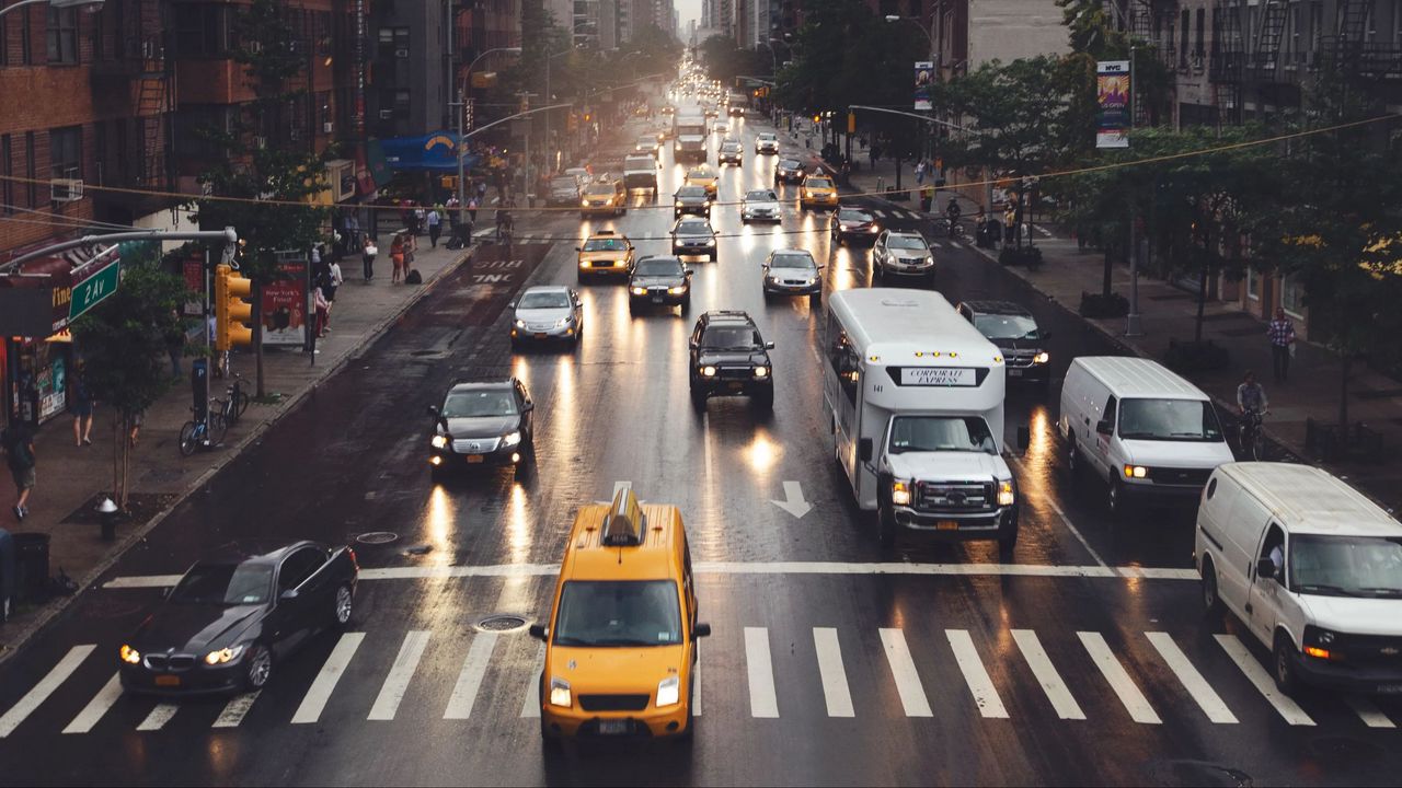 Wallpaper cars, road, city, buildings, fog