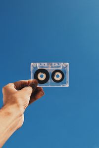 Preview wallpaper cassette, retro, hand, sky