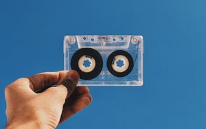 Preview wallpaper cassette, retro, hand, sky